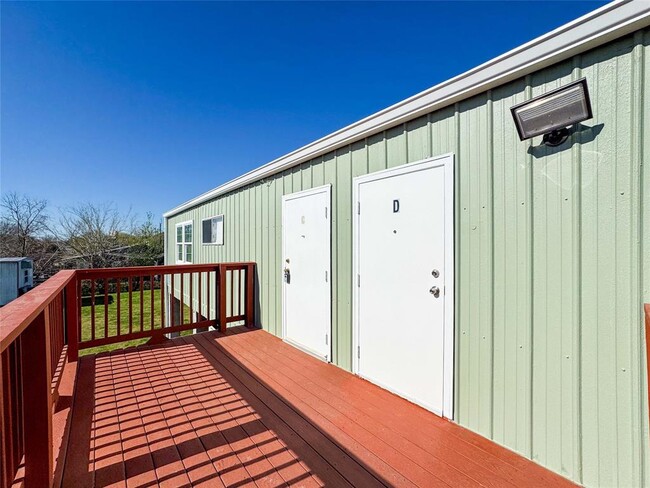 Building Photo - 4615 Heron St