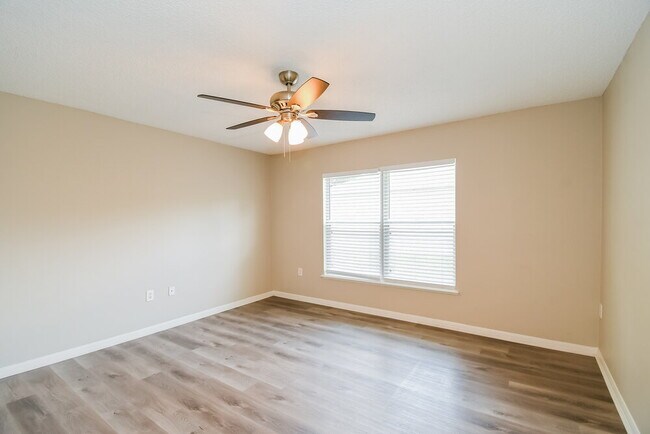 Building Photo - 7115 High Bluff Rd