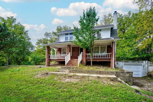 Building Photo - 4226 NE Antioch Rd