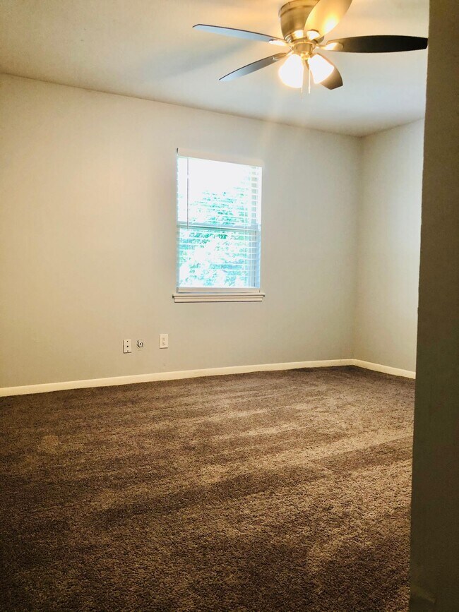 Building Photo - 29021 Cherrywood Ln