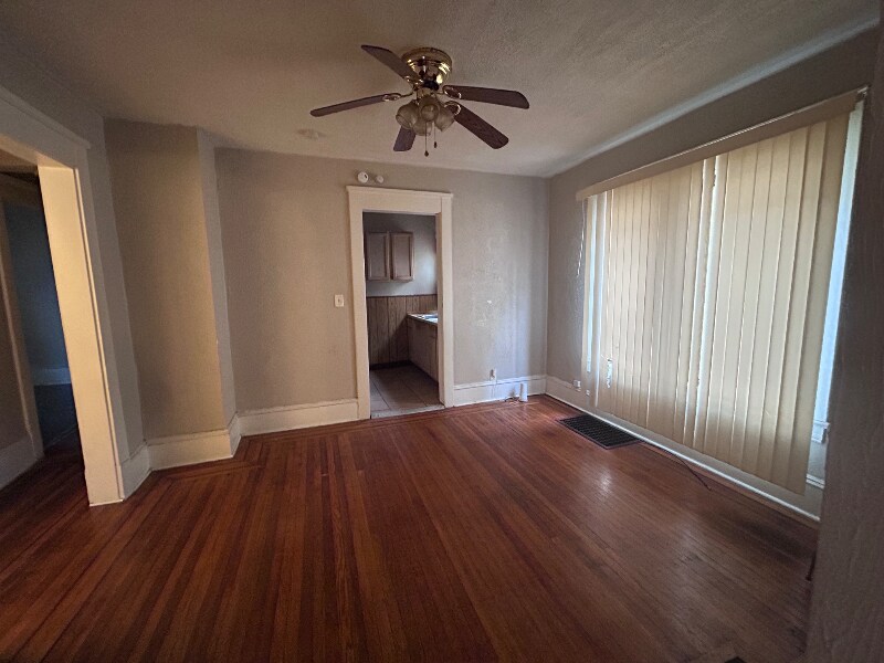 Building Photo - 10523 Olivet Ave