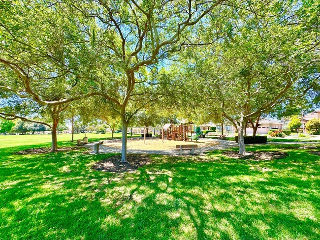 Building Photo - Beautiful Single-Level Custom Home with Serene Backyard Space in the Lovely Peppertree Park Commu...