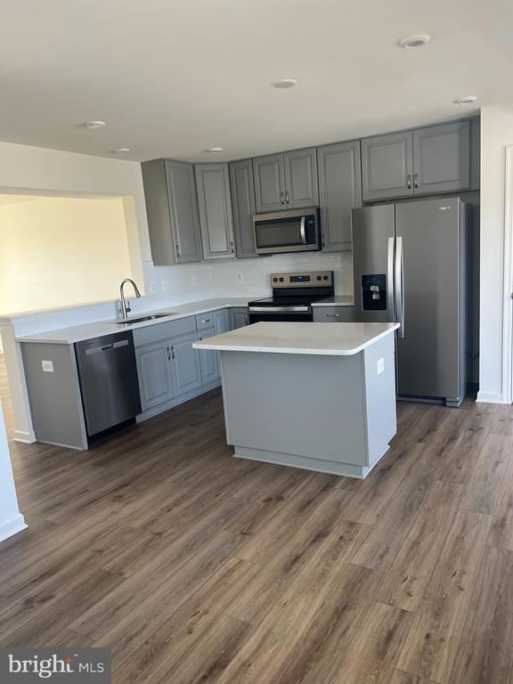 Building Photo - 167 Clifton Mnr