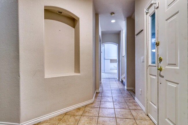 Building Photo - 6697 S Forest Way
