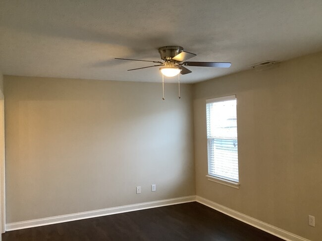 Building Photo - 681 Bridgebend Run