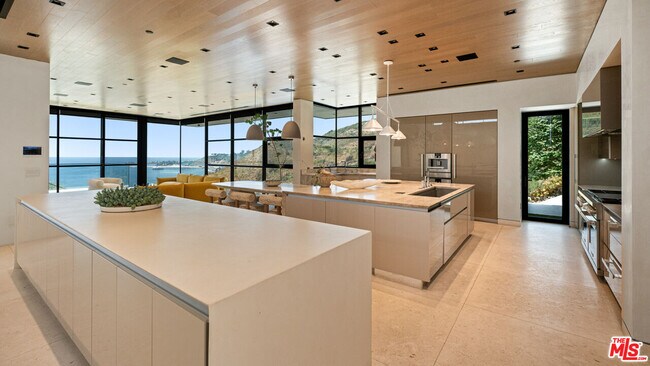 Building Photo - 5012 Carbon Beach Terrace