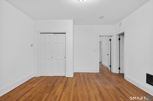 Building Photo - 373 Wood Ave