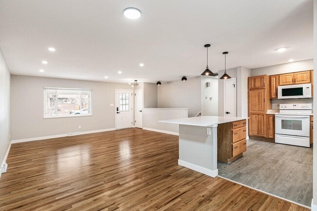 Building Photo - Charming Remodeled Home in the Heart of Go...
