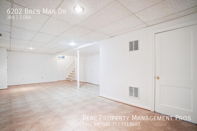 Building Photo - 6202 Bren Mar Dr