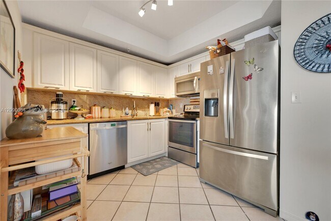 Building Photo - 3500 Coral Wy
