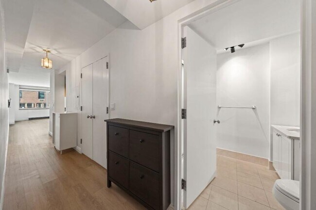 Building Photo - 0 bedroom in New York NY 10128