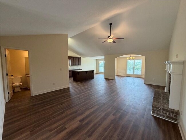 Building Photo - 2125 Savannah Dr