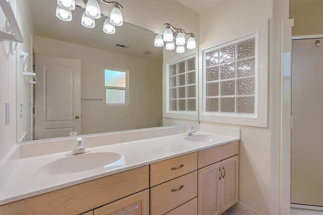 Building Photo - Home in Green Springs Golf Course Communit...