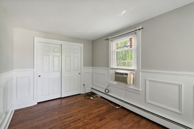 Building Photo - Single Family Home in Berwyn