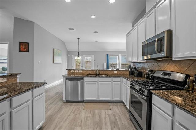 Building Photo - 1904 Hidden Fairway Dr