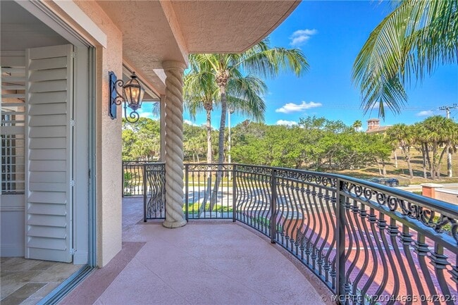 Building Photo - 1528 NE Outrigger Landings Dr