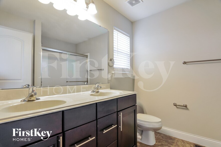Building Photo - 159 Hadley Grove Dr