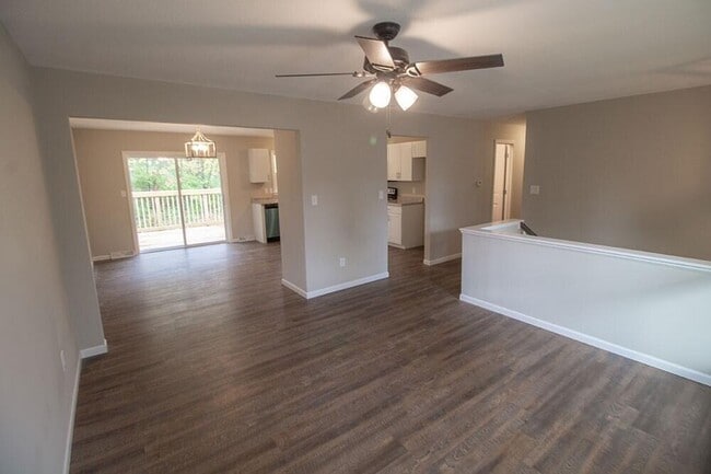 Building Photo - 1909 Newton Dr