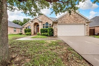 Building Photo - 4011 Alamo Dr