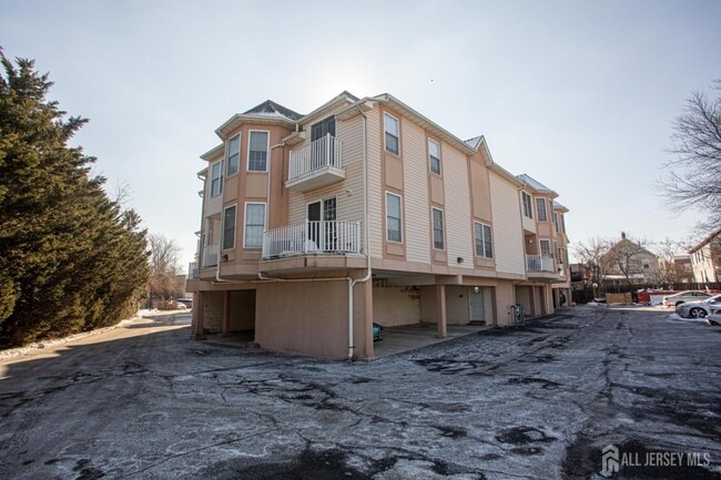 Building Photo - 124 Adamecs Way