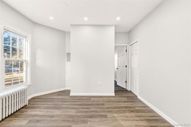 Building Photo - 21 Elysian Ave