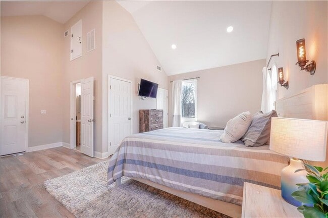 Building Photo - 5997 Warpath Rd