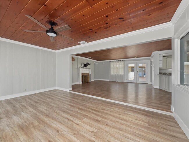 Building Photo - 125 Lake Roy Dr