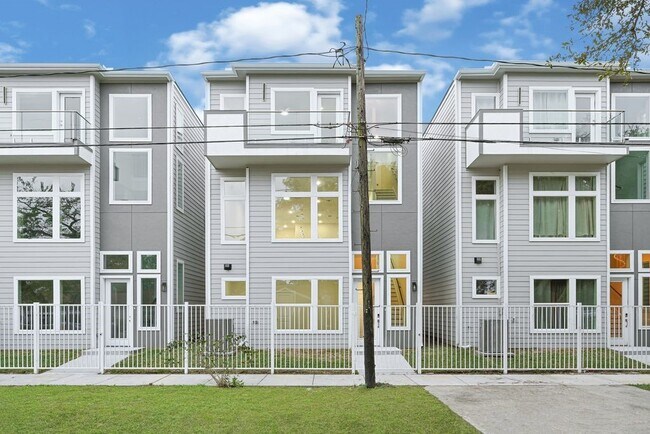 Building Photo - 6719 St Augustine St