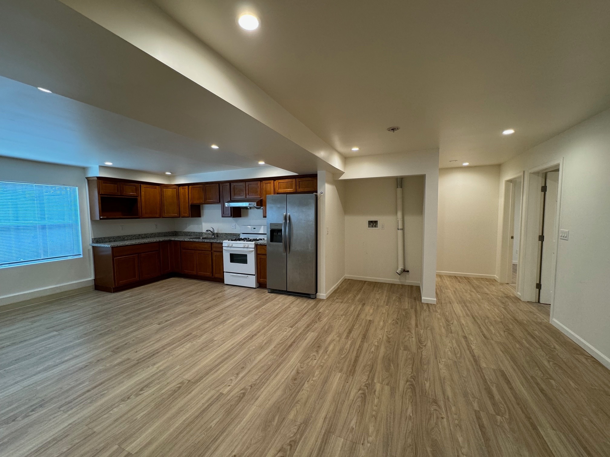 Building Photo - 1551 Santa Clara Ave