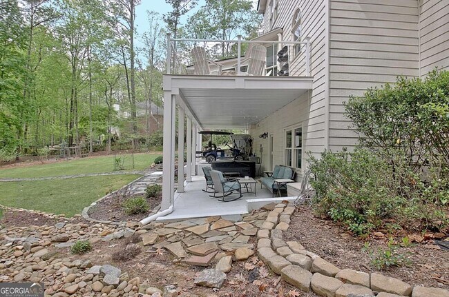 Building Photo - 205 Woodcreek Ln