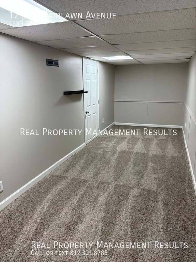 Building Photo - 1215 S Fairlawn Ave