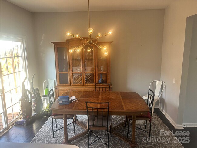 Building Photo - 3213 Mannington Dr