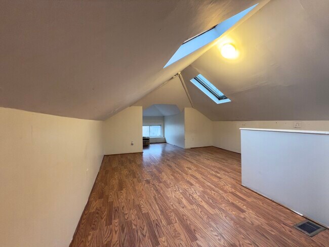 Building Photo - 1200 Ada St