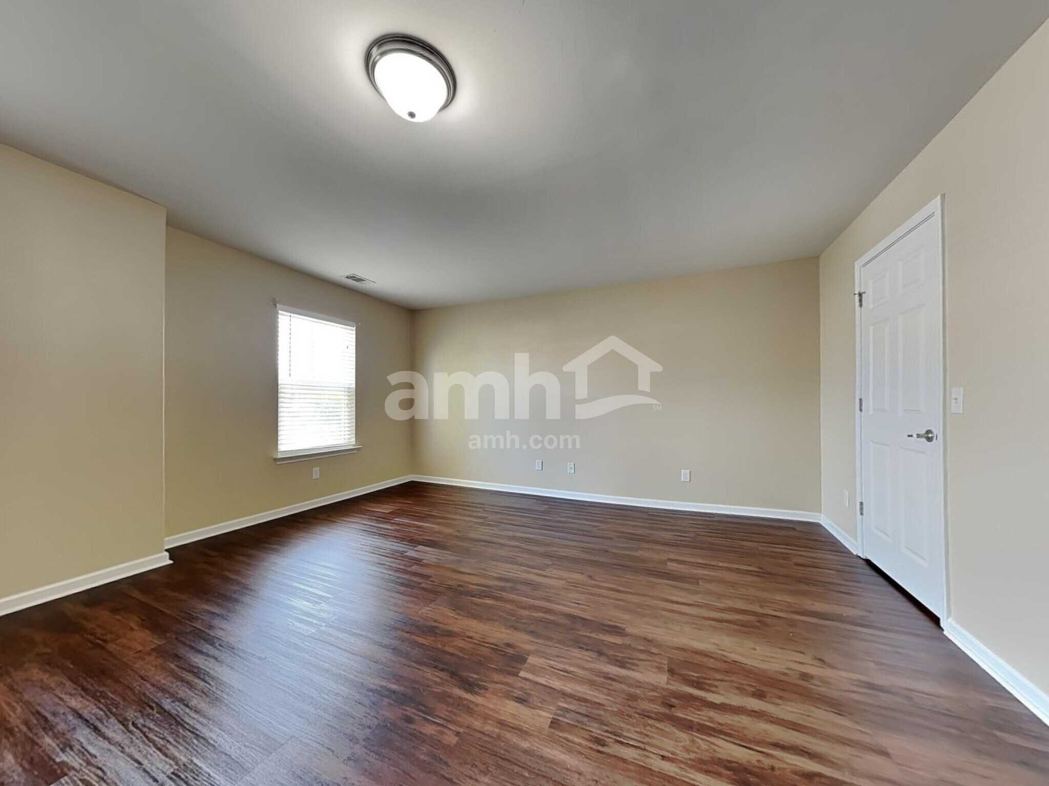 Building Photo - 1 Amber Dr