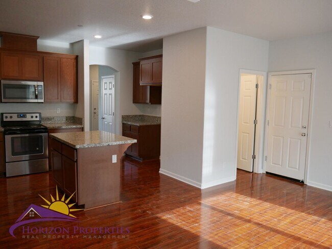 Building Photo - Modern Two-Story 4 Bed 2.5 Bath 1,807 sqft...
