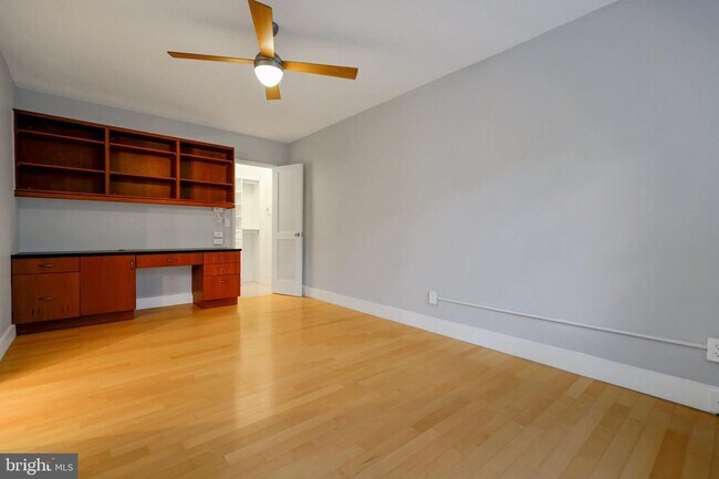 Building Photo - 1301 N Ode St