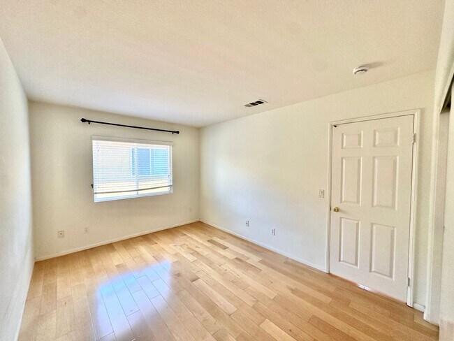 Building Photo - 2 bedroom Scripps Ranch Gem with Attached ...