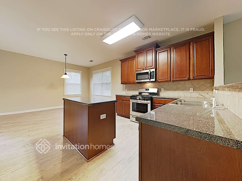 Building Photo - 2521 Mockingbird Ln