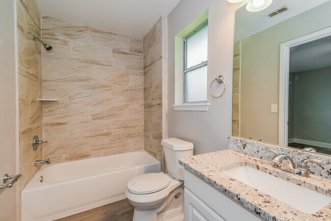 Building Photo - 6638 Lana Ln