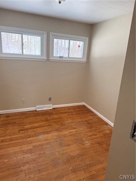 Building Photo - 4662 Cleveland Rd