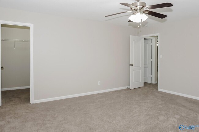 Building Photo - 141 Wethersfield Dr