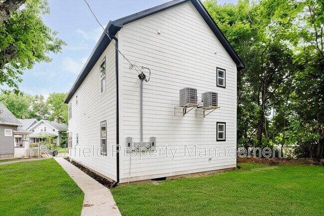 Building Photo - 821 Orange St