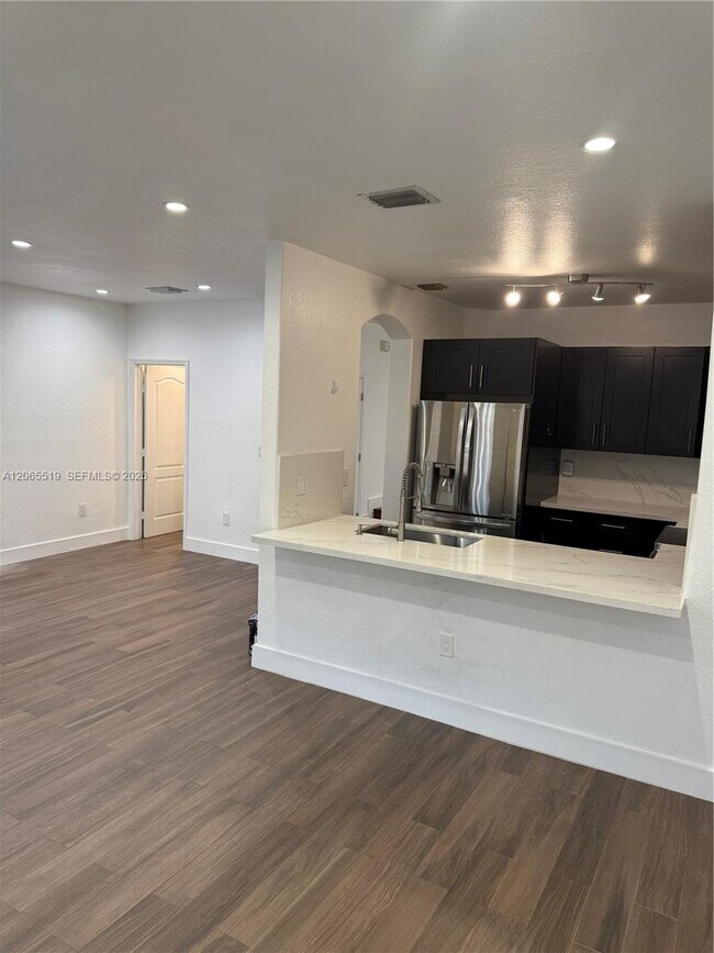 Building Photo - 15069 SW 9th Way