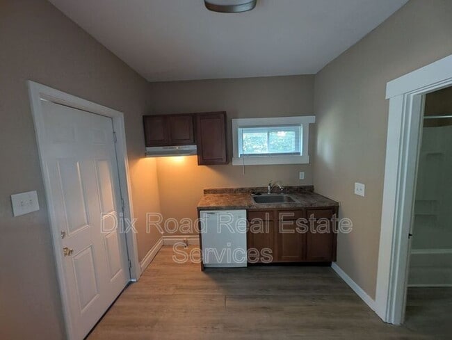 Building Photo - 1406 Calumet Ave