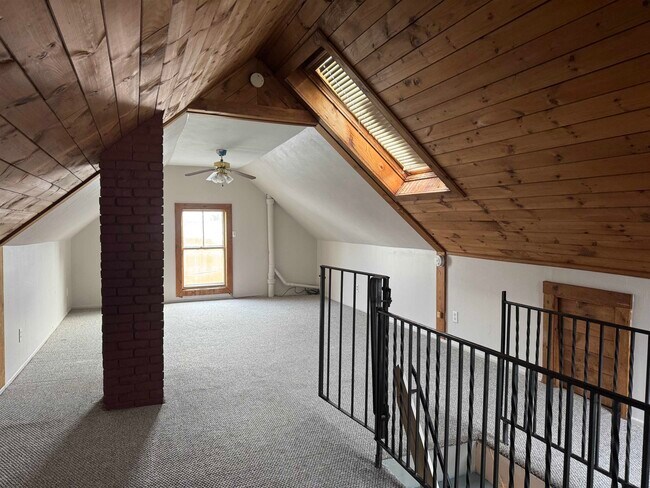 Building Photo - 76 Warren St