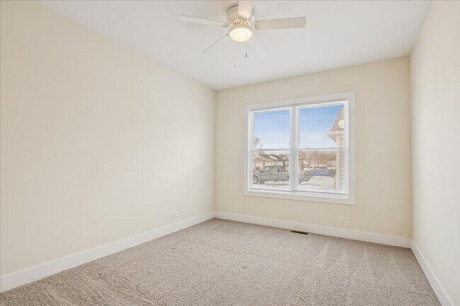 Building Photo - 935 Partridge Cir