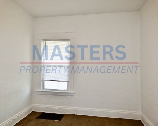 Building Photo - Charming Toledo Rental with Spacious Layout & Convenient Location