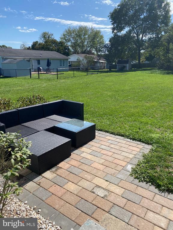 Building Photo - 208 Hackberry Dr