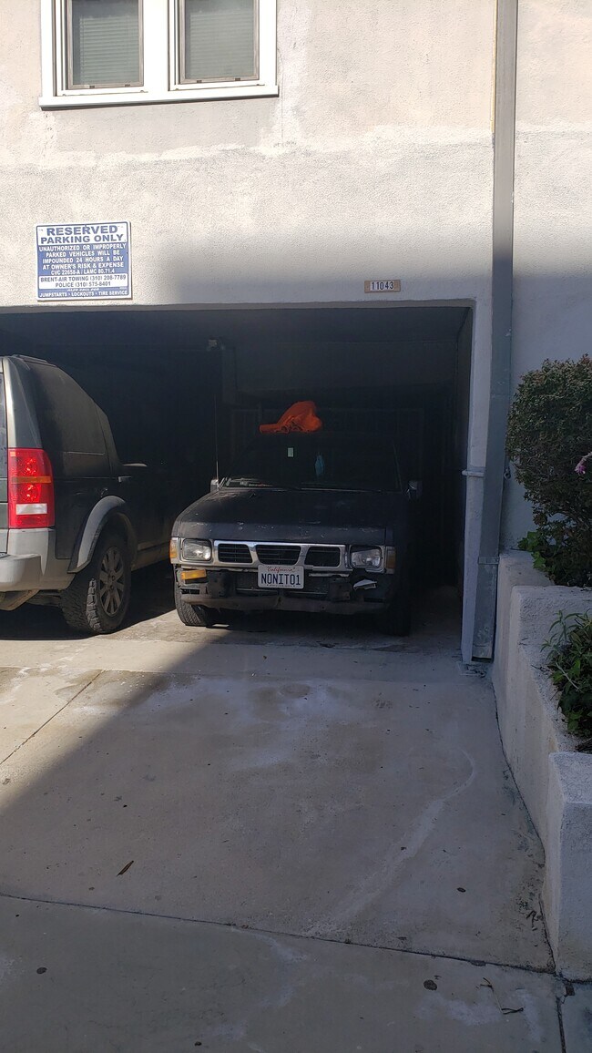 parking carport tandem - 11043 Ophir Dr