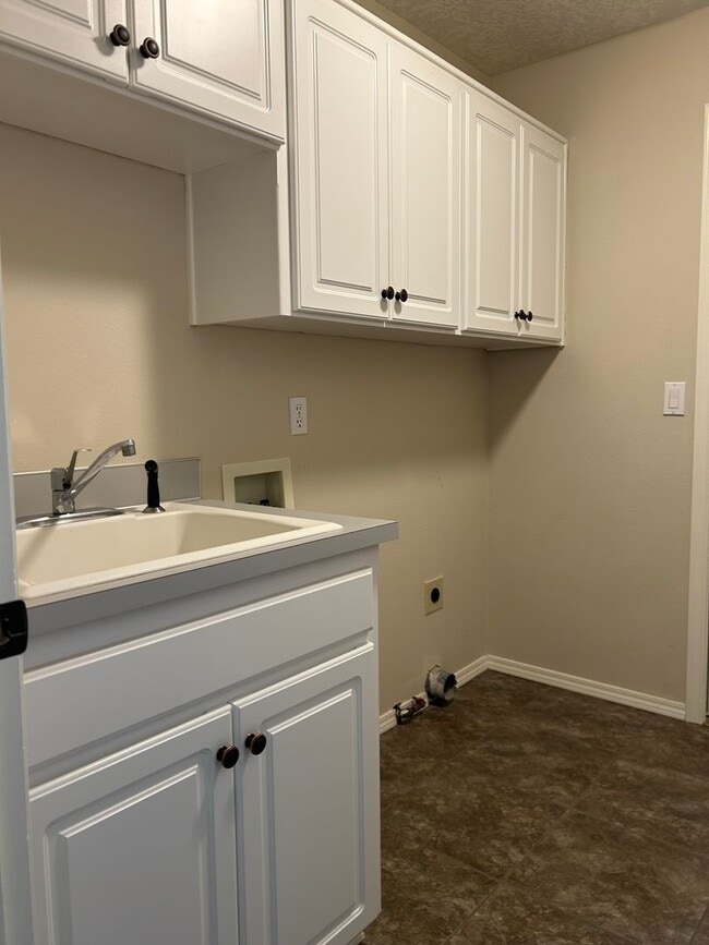 Building Photo - Beautiful Single Family Home in N. Keizer